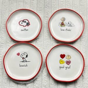 Rae Dunn Snoopy Peanuts Valentines Plate